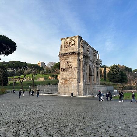 4 Bed Rooms Luxury Apartment Near Colosseum Рим Экстерьер фото