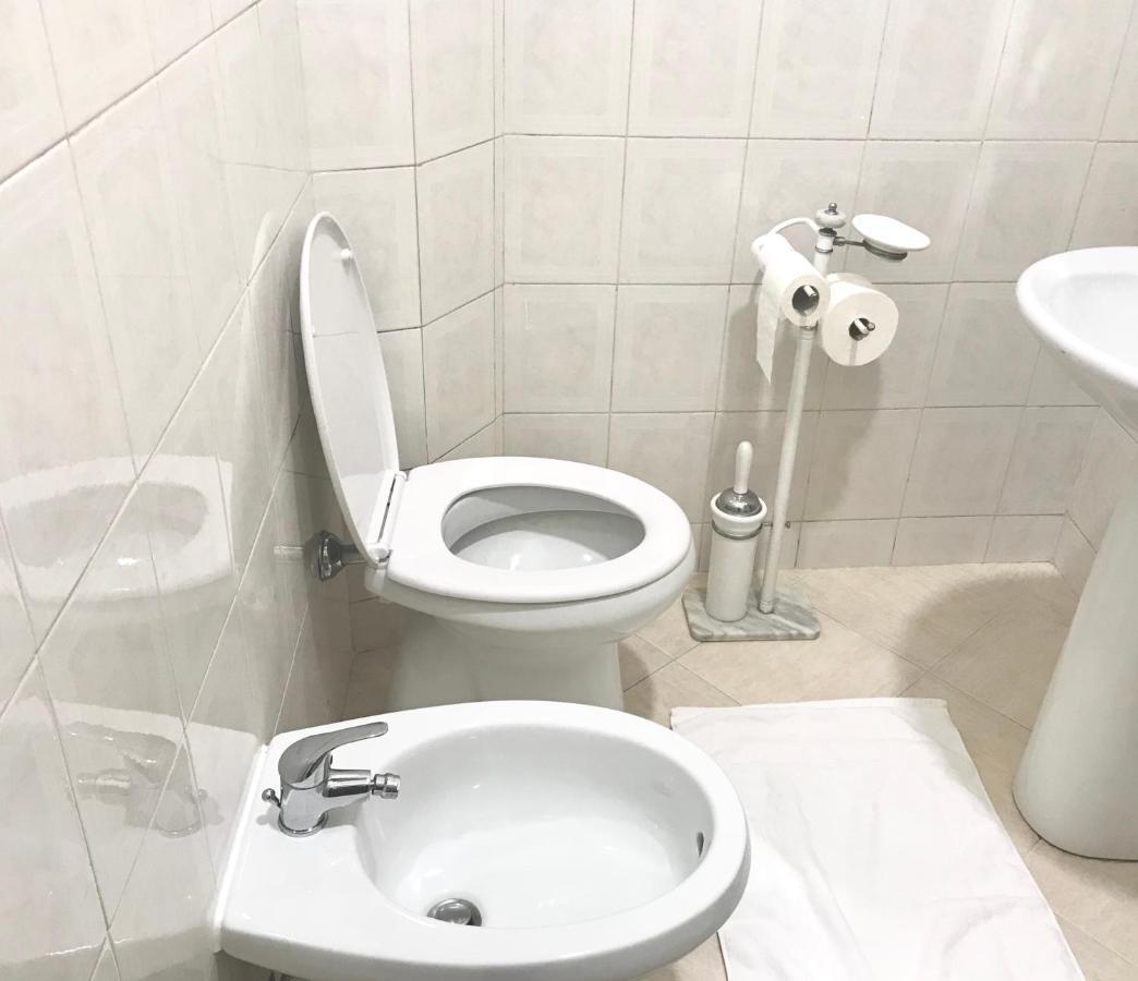 4 Bed Rooms Luxury Apartment Near Colosseum Рим Экстерьер фото