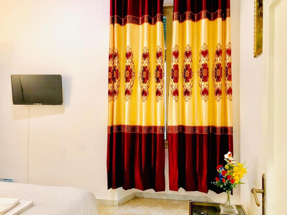 4 Bed Rooms Luxury Apartment Near Colosseum Рим Экстерьер фото