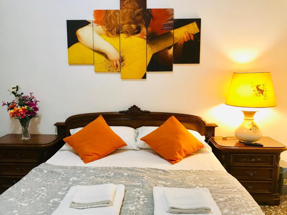 4 Bed Rooms Luxury Apartment Near Colosseum Рим Экстерьер фото