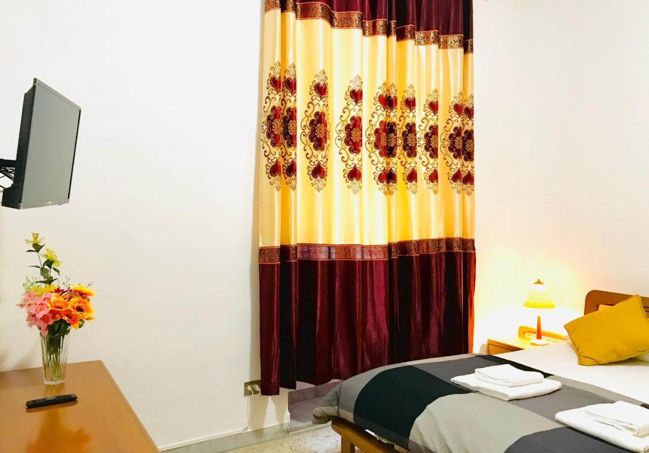 4 Bed Rooms Luxury Apartment Near Colosseum Рим Экстерьер фото