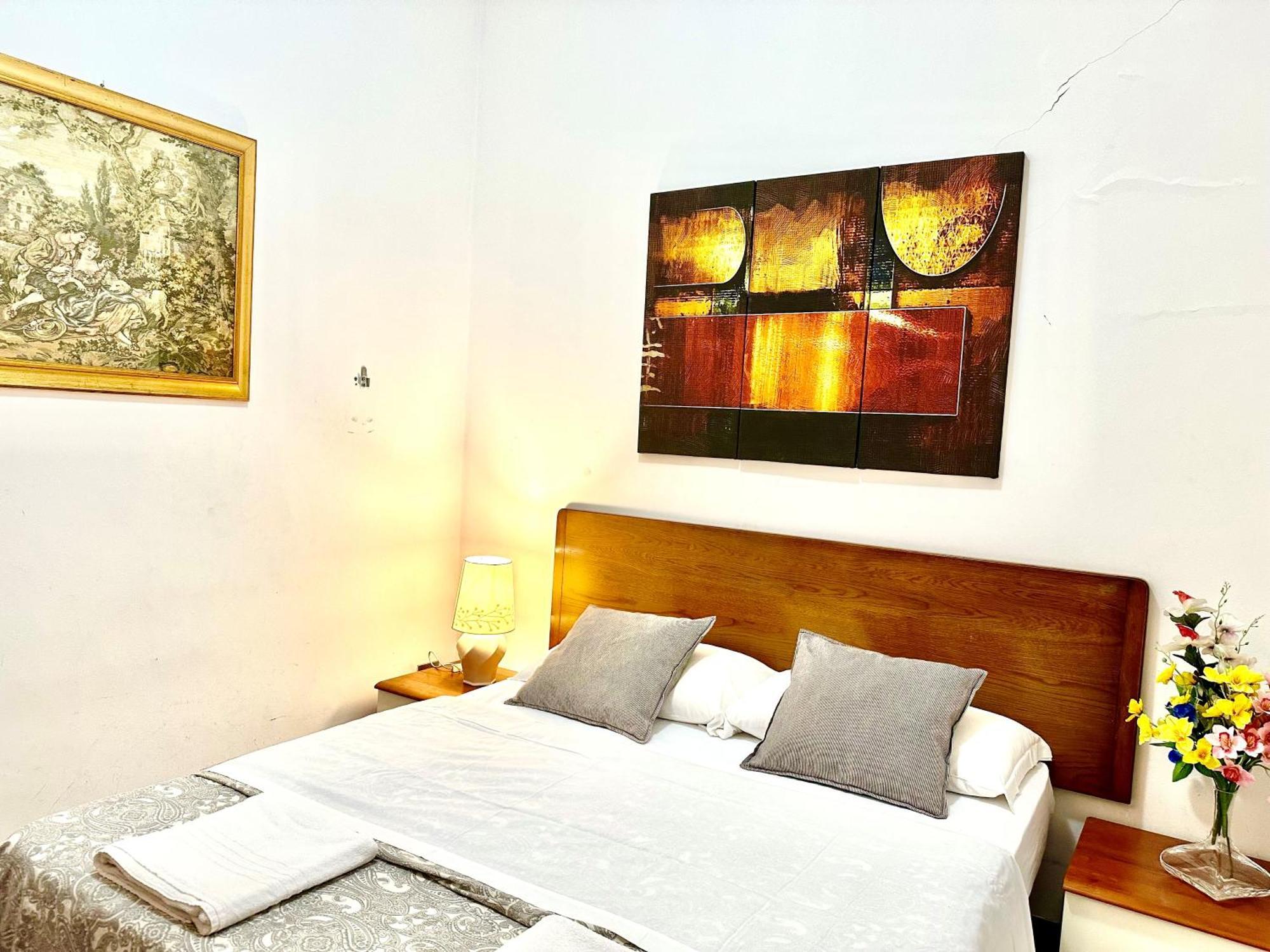 4 Bed Rooms Luxury Apartment Near Colosseum Рим Экстерьер фото