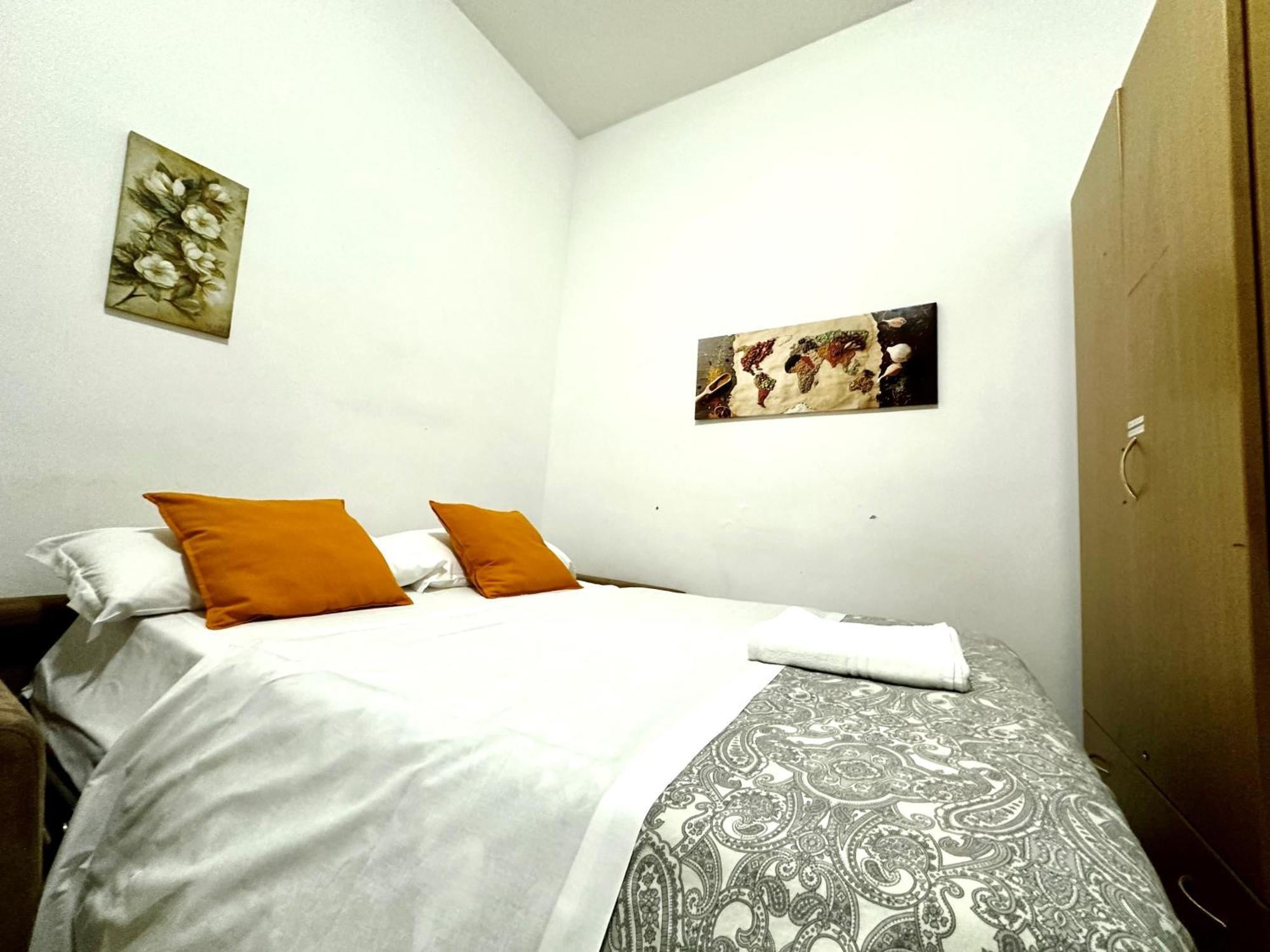 4 Bed Rooms Luxury Apartment Near Colosseum Рим Экстерьер фото