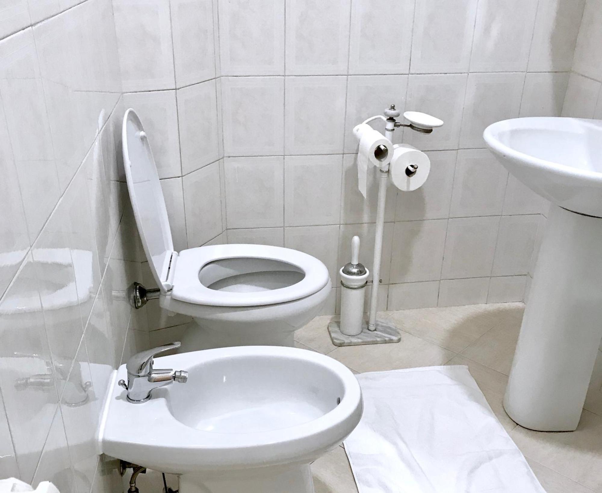 4 Bed Rooms Luxury Apartment Near Colosseum Рим Экстерьер фото